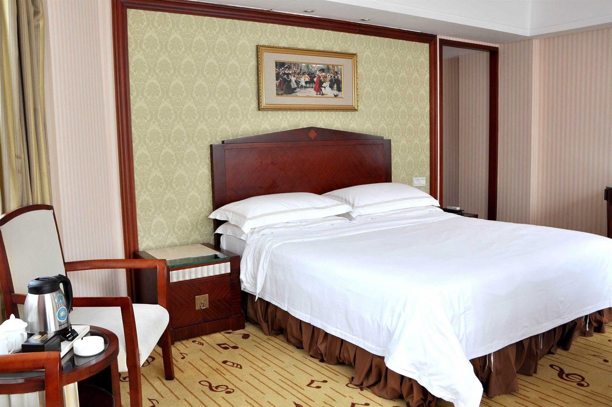Vienna Hotel Kanton Zewnętrze zdjęcie